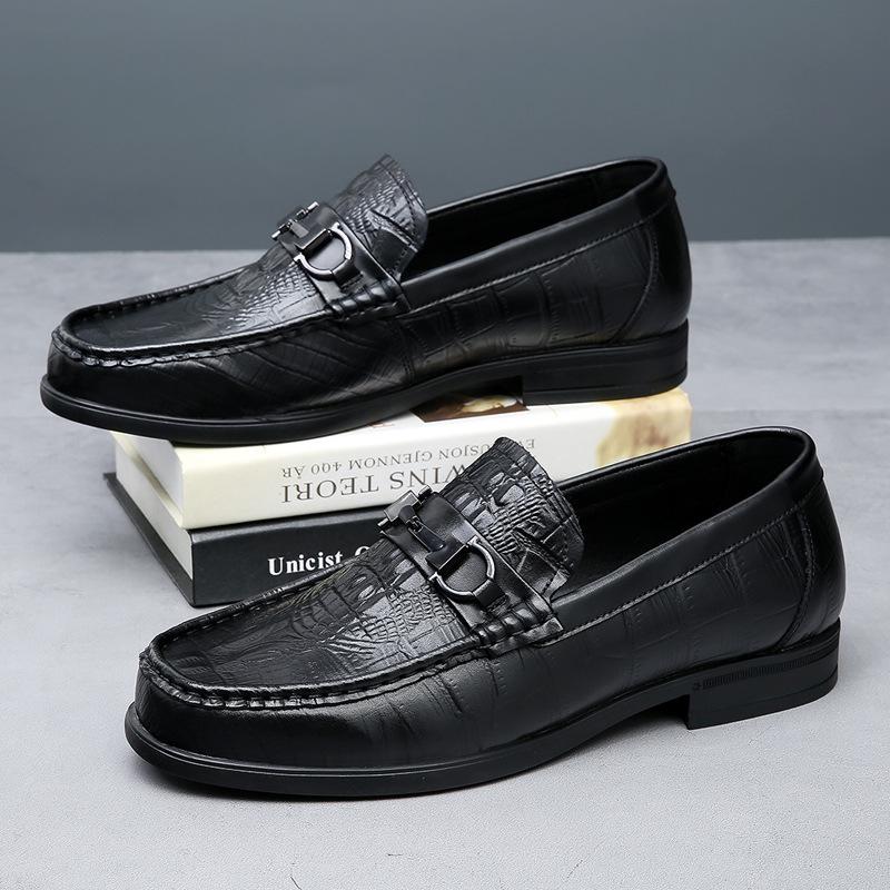 2025 autumn new men's shoes leather foot cover driving Doudou shoes summer flat heel business dress British small leather shoes