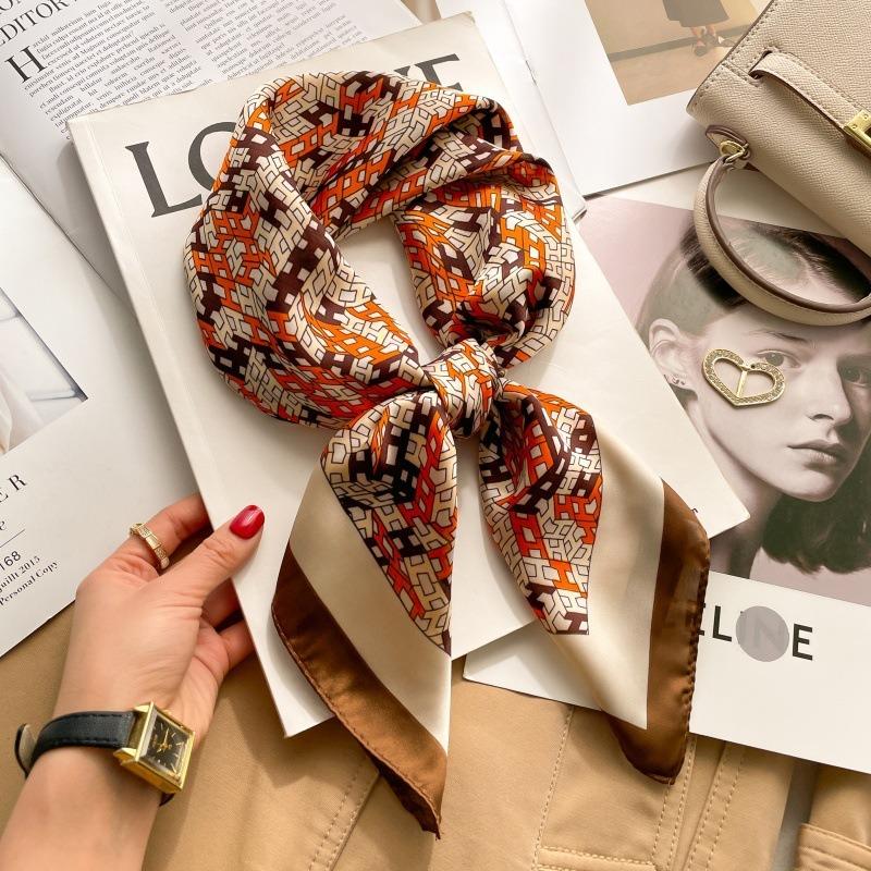 Zhang Ruonan silk scarf women's spring and summer new fashion retro accessories scarf neck high-end small square scarf