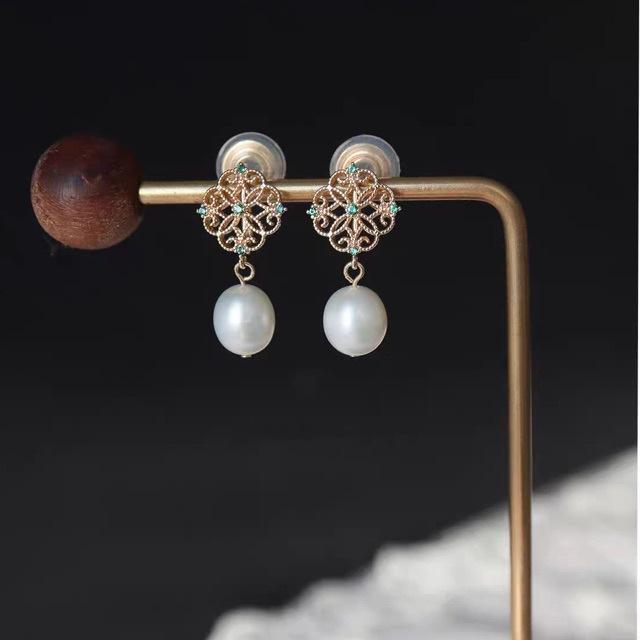 Wanyue Antique Delicate Lace Flower Plate Natural Freshwater Pearl Emerald Zircon Silver Needle Earrings Earrings Earrings Women