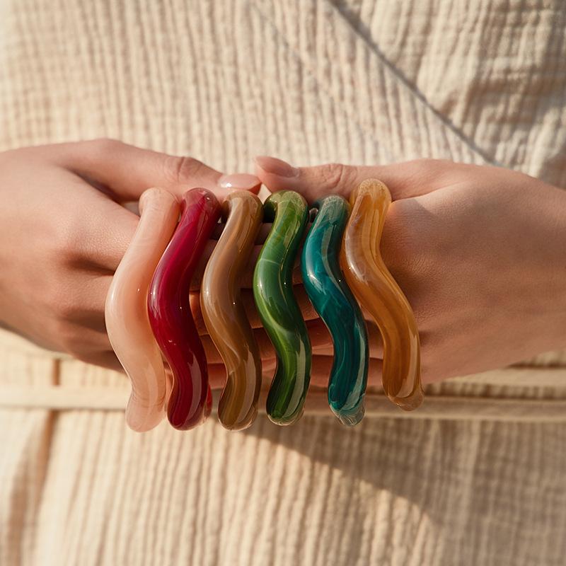 Fashion Unique Irregular Acrylic Cuff Bracelets for Women Simple Texture Multicolor Geometric Open Bangle Female Jewelry