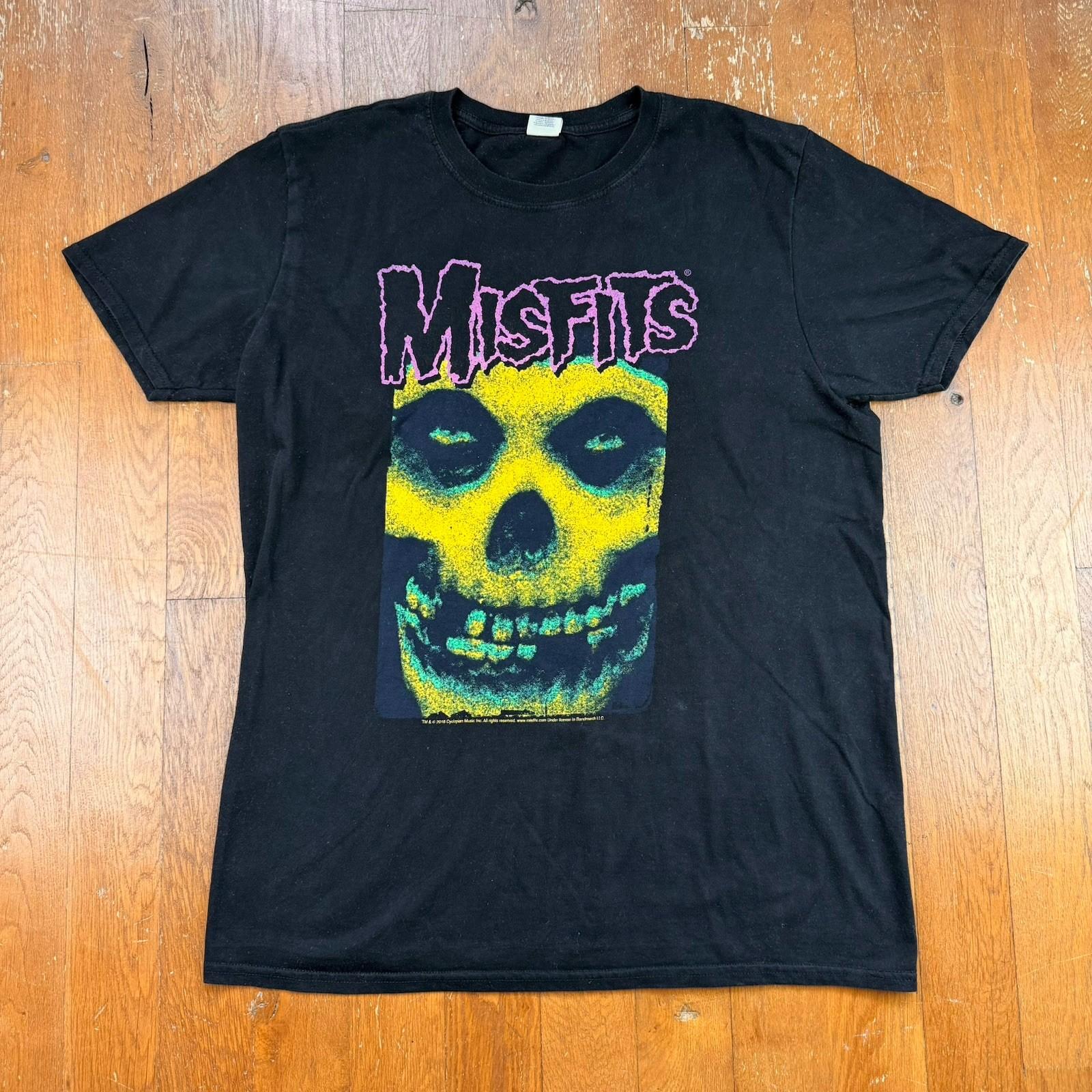 The Misfits 2018 Punk Horror Rock Music Band T Shirt Size Large S