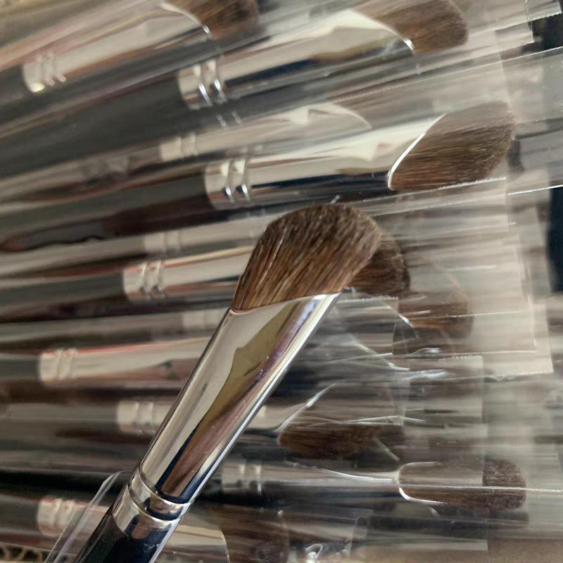 Pincel de Contorno Foice Angulado em Estoque: Pincel para Esfumar Nariz e Abas do Nariz de Cabelo de Pônei