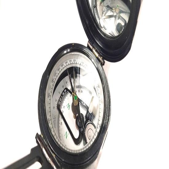 7,62 cm Geologisk Brunt på kompass i aluminium med sort skinntrekk - kompass for oppmåling av bryllupsgave farsdagsgave