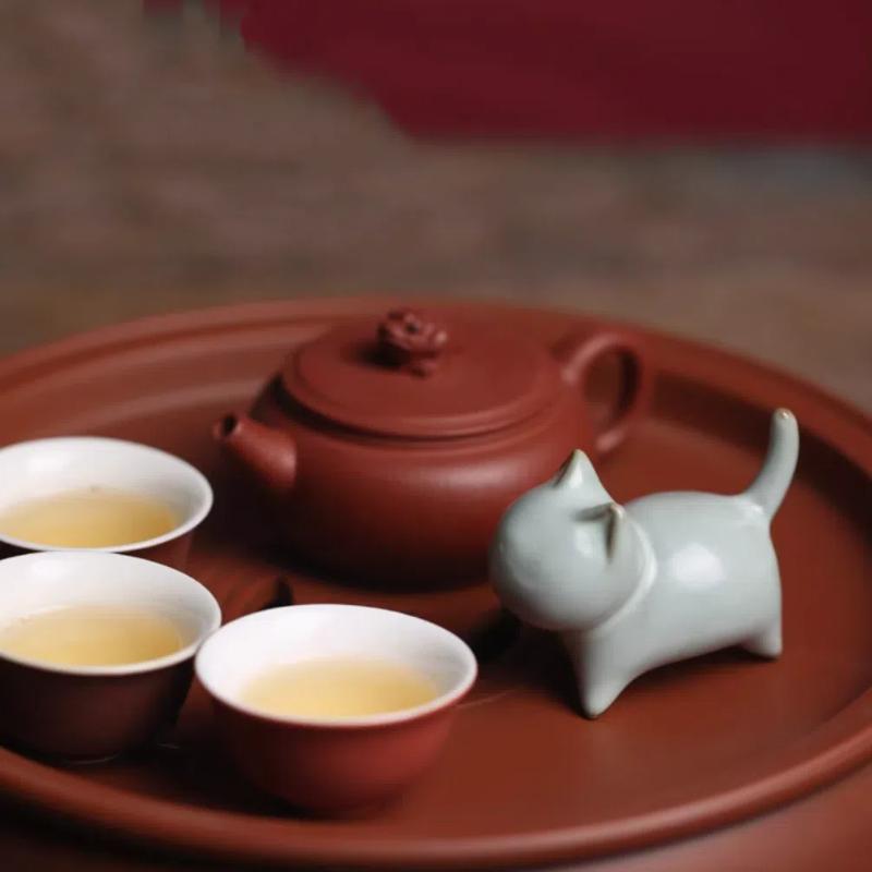 Animale de ceai pisici de desene animate ceramice – Figurine animale drăguțe din argilă purpurie pentru decorarea casei, mașinii și biroului