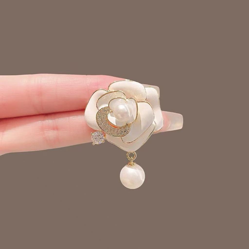 Camellia Pearl Brooch: Elegant Women s Lapel Pin for High-End Suit and Versatile Style