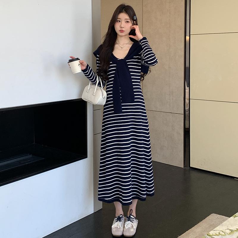 2026 Spring Slim-Fit Long-Sleeve Knit Dress with Loose Shawl Medium