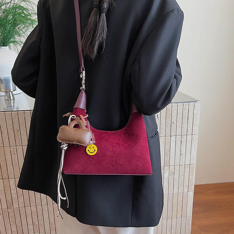 Hand Carry Fashion Dumpling Bag Women 2025 Autumn and Winter Korean Ins Simple Versatile Shoulder Bag Niche Trend Messenger Bag