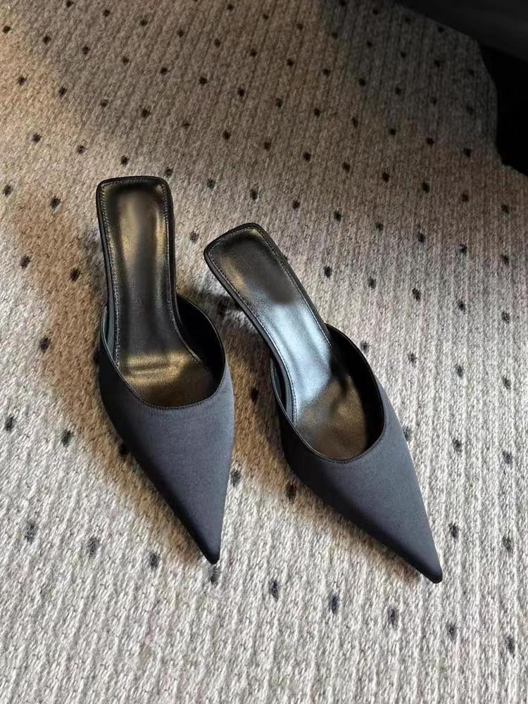 Europe, America and Foreign Trade 2025 Summer New Large Size Solid Color Fashion Pointed Bag Head Low Heel Half Drag Women's Thick Heel Cool Slippers