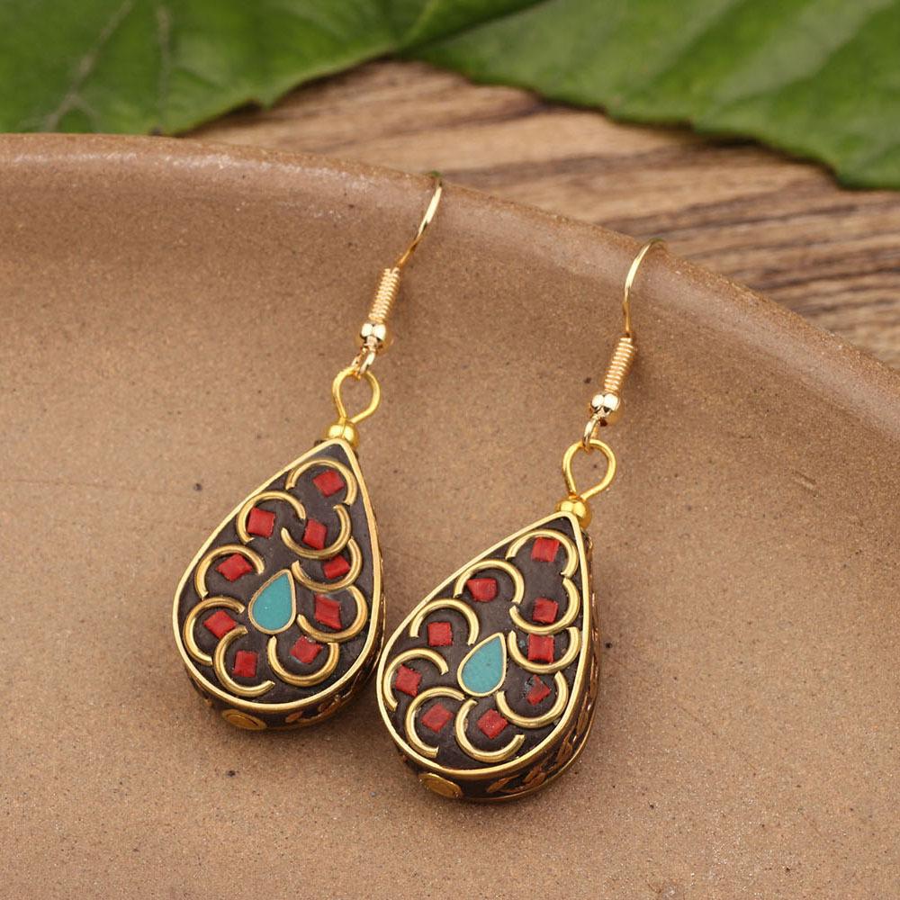 Vintage Nepal inkrustowane kolczyki w stylu egzotycznym z prostym, ręcznie robionym wzorem Etniczne kolczyki w stylu tybetańskim Biżuteria Prezent