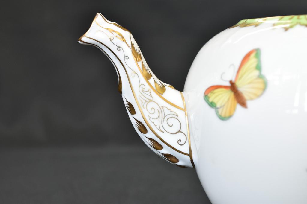 Herend VBO/Victoria Bouquet Teapot Made in Hungary Handpainted Vintage Rare