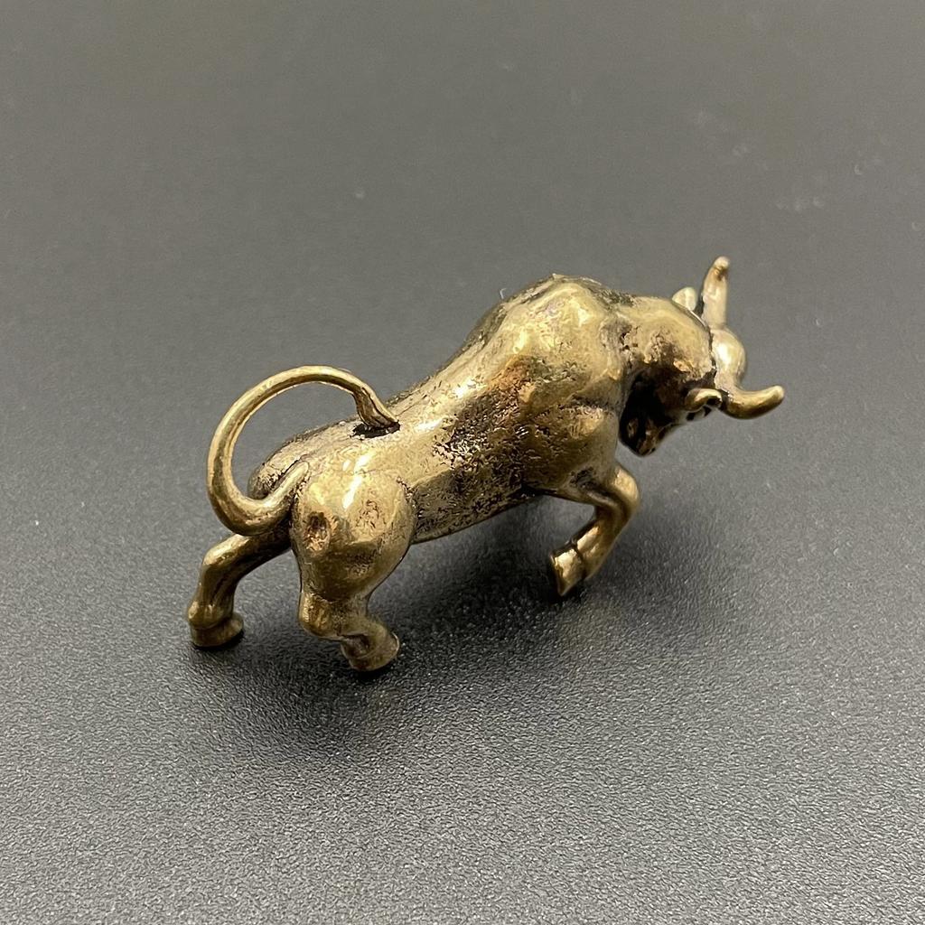 Chaveiro de latão retrô com estatuetas de tourada, joias penduradas, metal, cobre, animal do zodíaco, touro, chaveiro de carro, pingentes, decoração de berloques