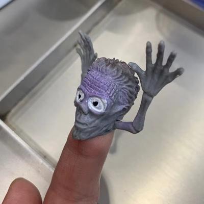 6 Pcs Resin Halloween Ghost Head Finger Toys Portable Unisex Mini Ghost Head Zombie Soft Telling Story Puppets Hand Toys Kid