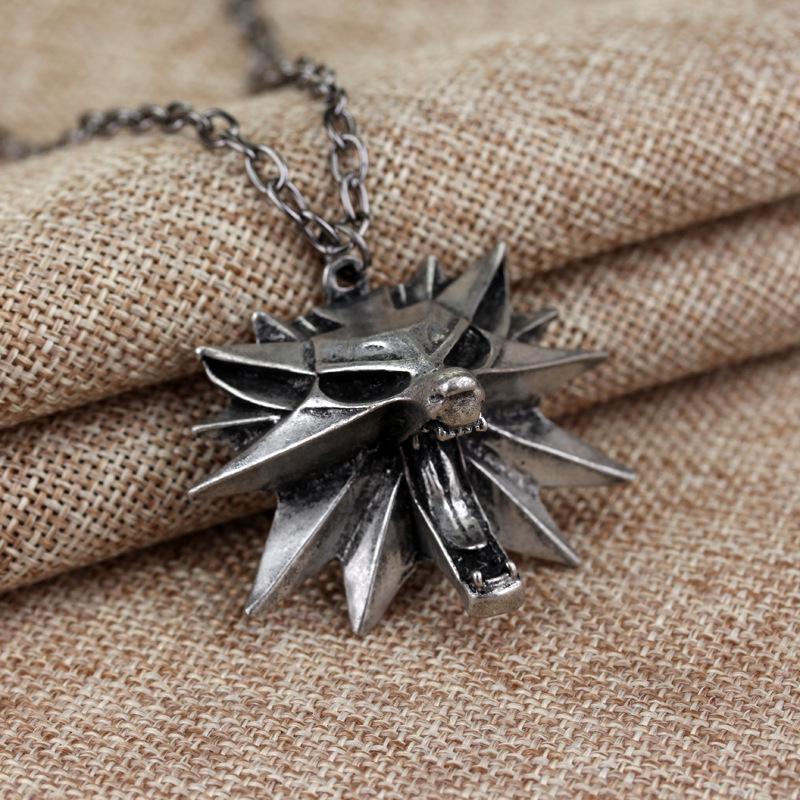 The Witcher 3: Wild Hunt Wolf Head Zinc Alloy Pendant Necklace with Three Game Maps