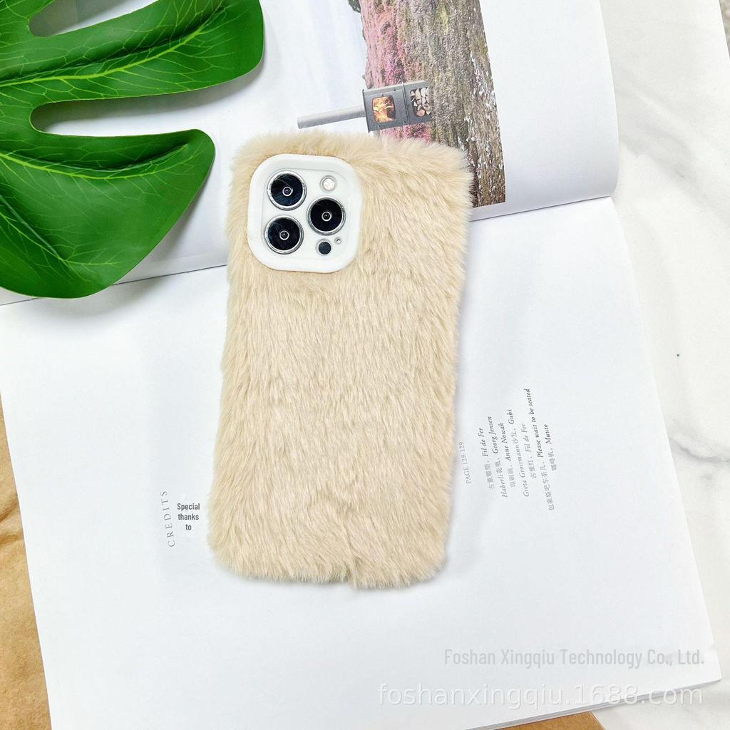 Niedliche Handyhülle aus Plüschkaninchenfell für modischen Schutz