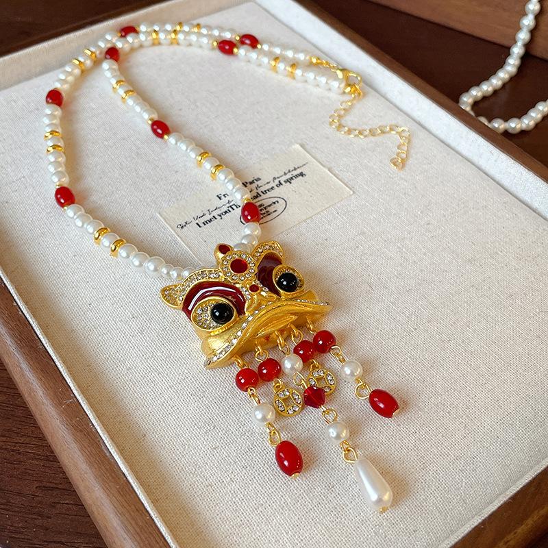 Chinese style diamond-set lion dance artificial pearl necklace new Chinese style Guochao temperament collarbone chain retro light luxury jewelry women