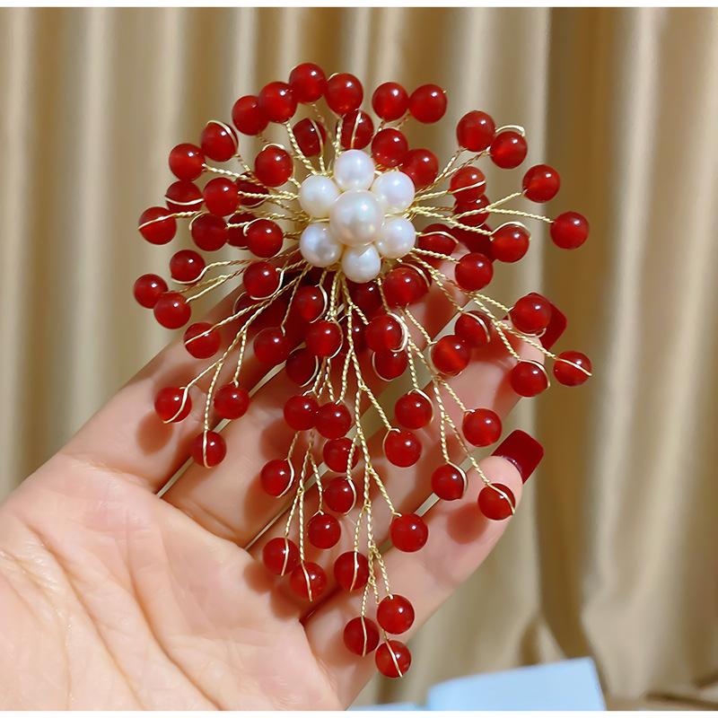 Broche en Perles d'Eau Douce Tissées à la Main - Accessoire Polyvalent Haut de Gamme