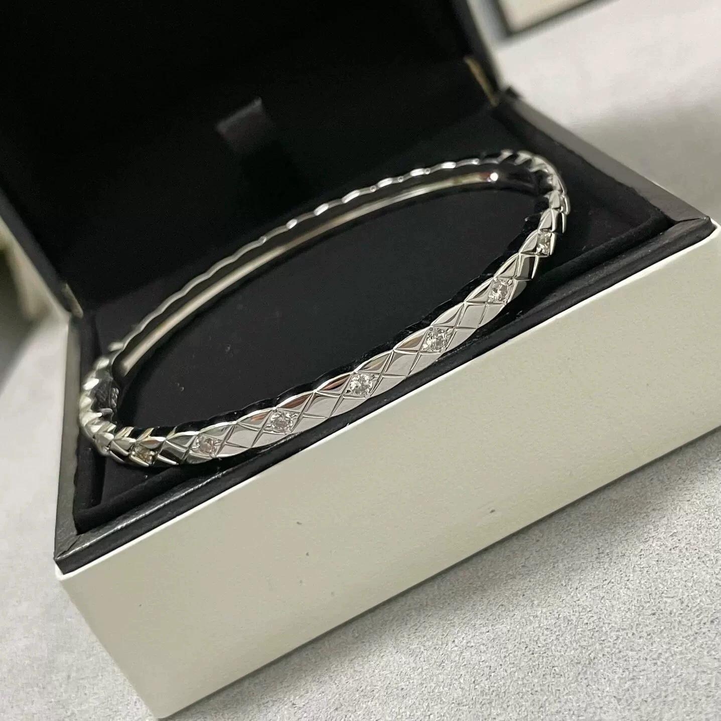 2025 Goldener Diamantgitter Voll Diamant Partnerarmband Gefertigt mit exquisiter Schlichtheit und vielseitigem Stil für Damen 18CM black