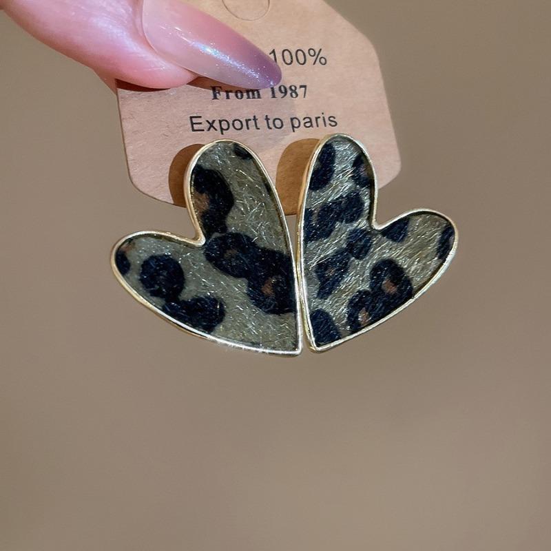 Silver Needle Leopard Geometric Earrings Vintage Maillard Temperament Premium Stud Earrings Fashion Daily Commuter Earrings