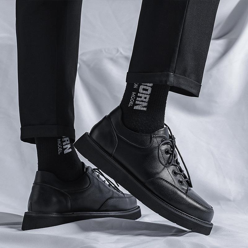 Scarpe da uomo Scarpe da tavola casual estive da uomo Scarpe versatili alla moda Scarpe in pelle britanniche Scarpe basse da uomo D17-R