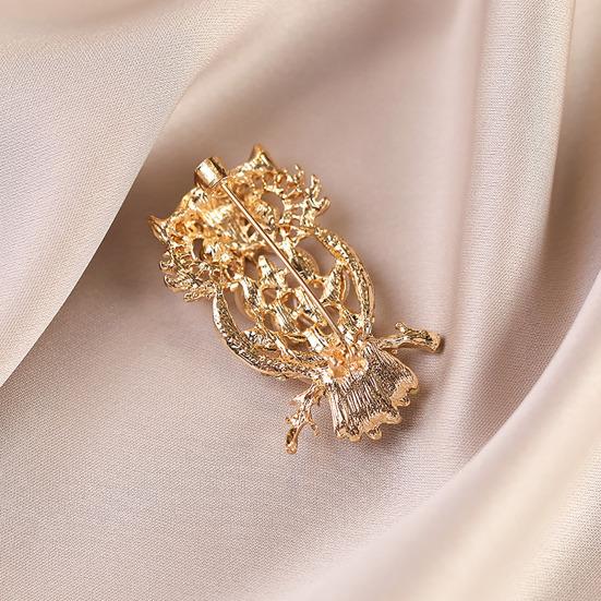 Brooch Golden Metal Owl Shape Brooch Pin with Warm Shell Texture 3D Design Rhinestone Inlay Badge Vintage Owl Accessory