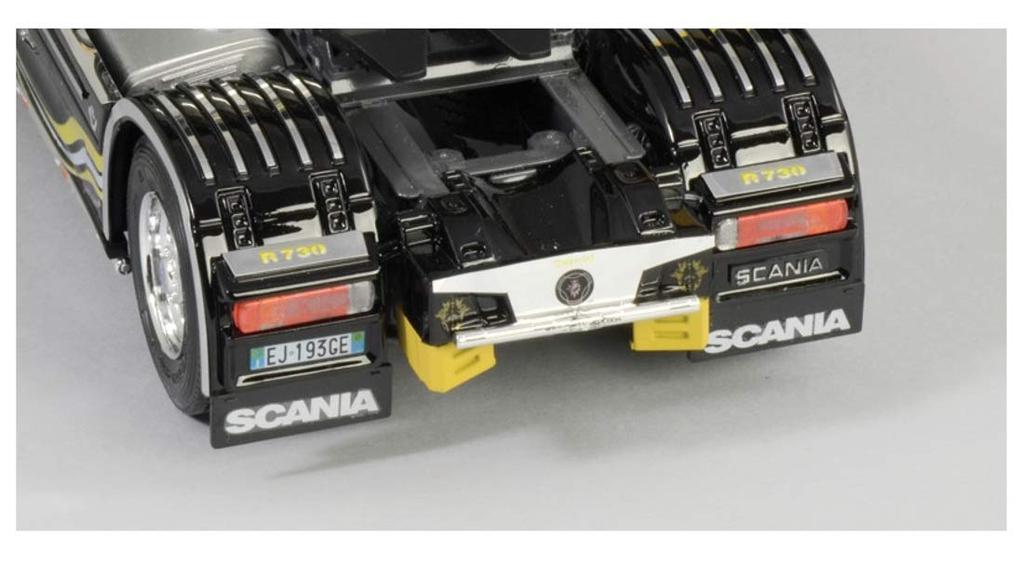 Italeri Scale Scania V8 Topline Tractor Head Plastic Model Kit IT3883 1/24 "Imperial"