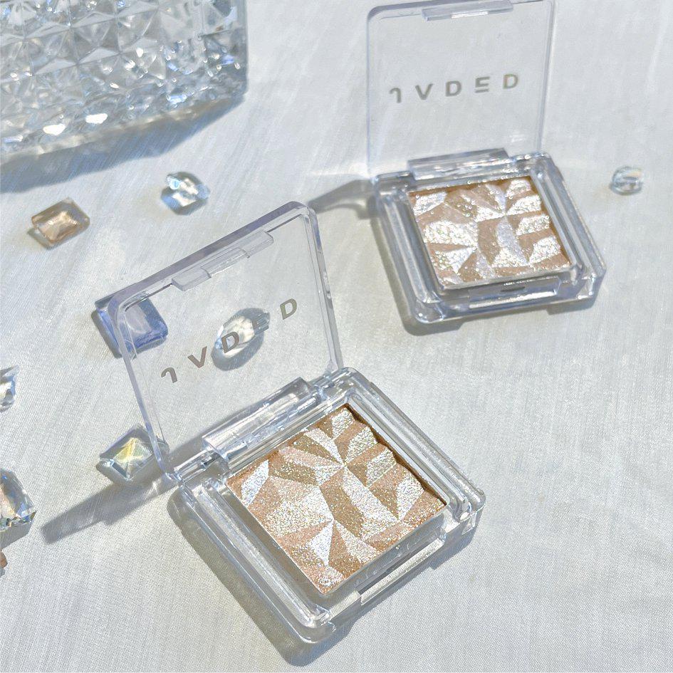 

JADED Impression Diamond Переливающийся хайлайтер: Один оттенок, 3D перламутровый шиммер для естественного контуринга и ослепительного сияния. 2.5g