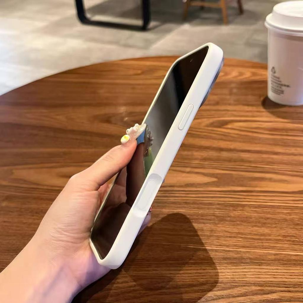 MagSafe-kompatibelt flytande silikonskal med magnetiska AI-integrerade knappar för iPhone 17 Pro Max