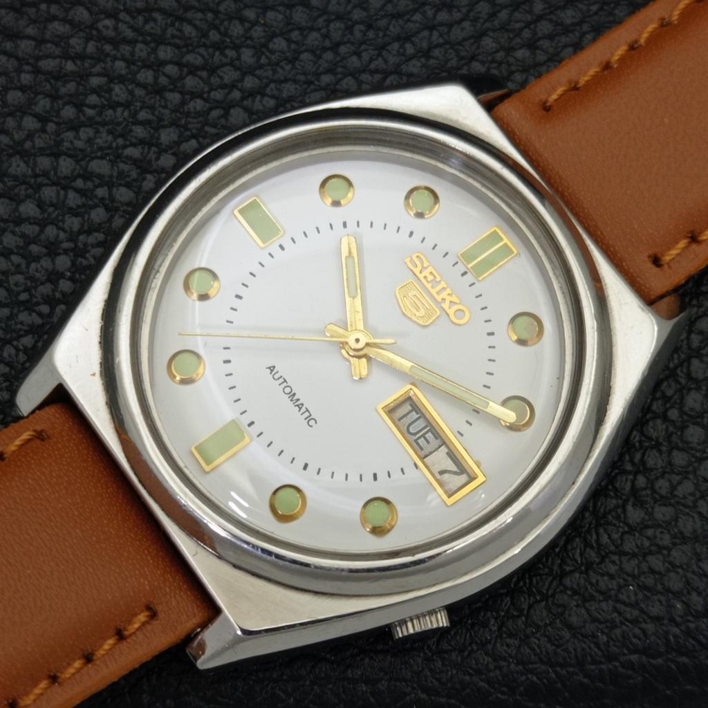 SEIKO 5 AUTOMATIC 7009A JAPAN MENS VINTAGE WHITE COLOR DIAL WATCH a702610-1 R209-a702610