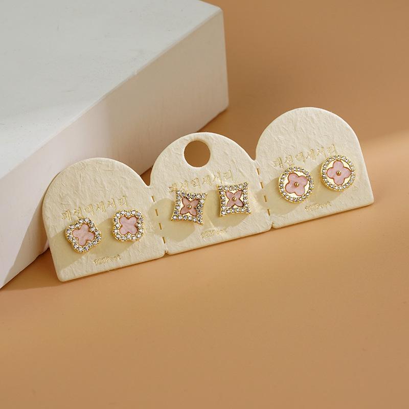 

Корейский Минималистичный Универсальный Набор Серьг-гвоздиков из Серебряной Иглы: Элегантная мода в стиле легкой роскоши 18K