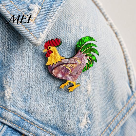 Farm-themed Jewelry Chicken Rooster Brooch Pin, Acrylic Lightweight Farm Whimsical Animal Accessory Jewelry, for Backpacks Hats Jackets Thanksgiving