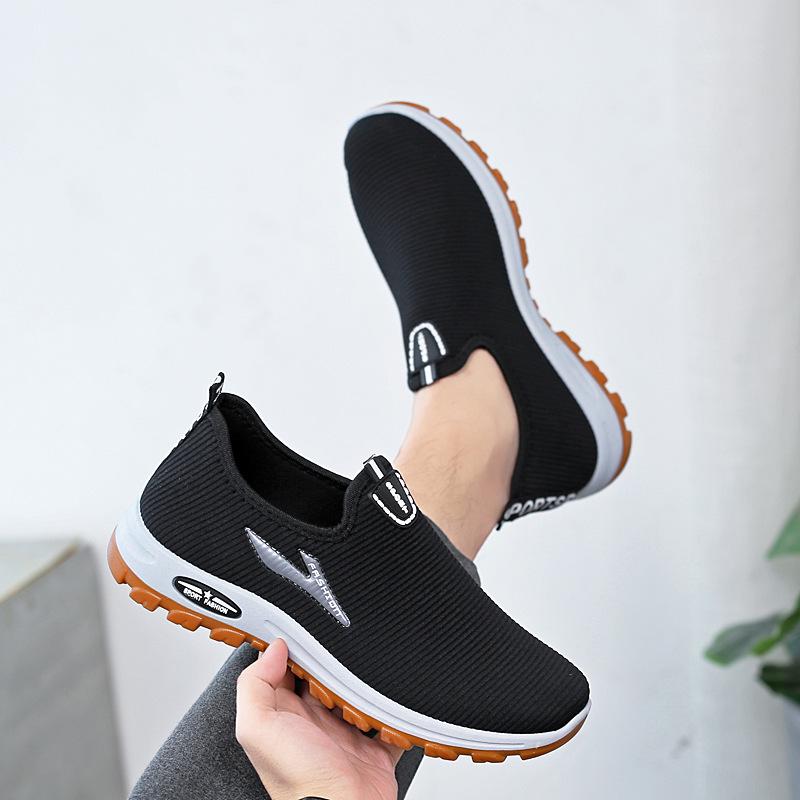 

Чоловіче повсякденне спортивне взуття: Весна/осінь, універсальна тканина Old Beijing, яку легко одягати для людей середнього та літнього віку. Size 42 чорний