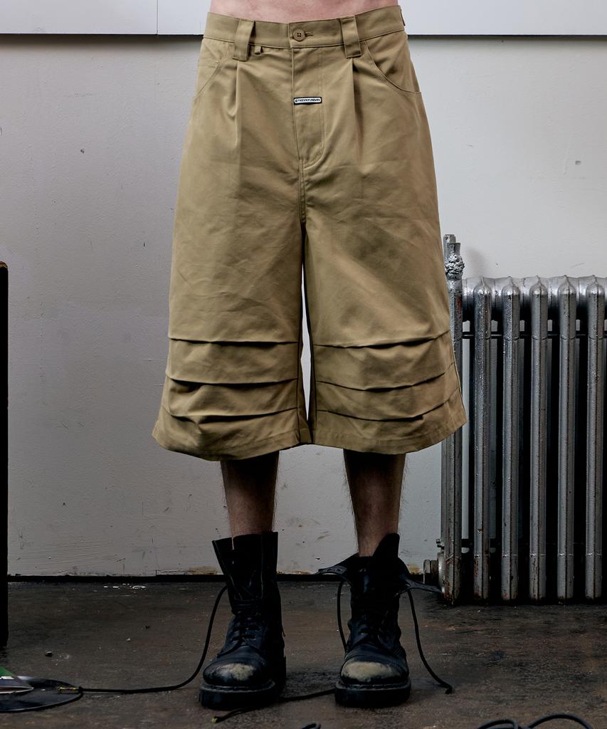 THEVINYLHOUSE Three-Quarter Dart Pants Beige