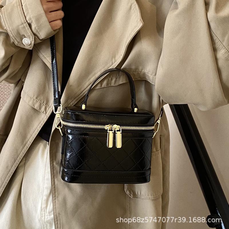 Premium Sense Box Bag Women's Versatile 2025 New Autumn and Winter Fashion Shoulder Messenger Bag Women's Portable Bucket Bag