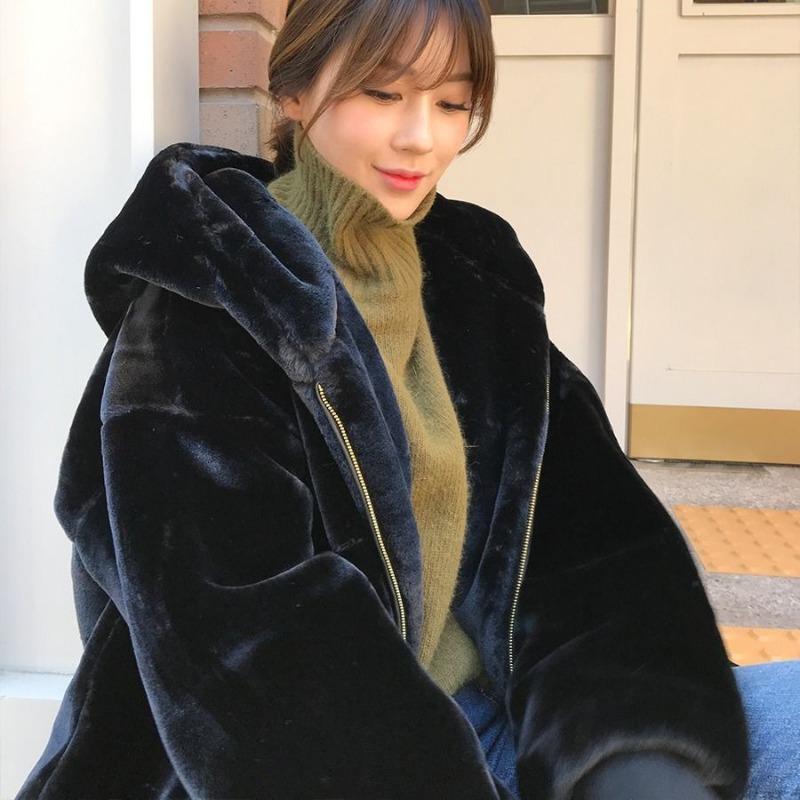 Plush imitation fur coat women's new loose autumn and winter thickened imitation rabbit fur coat medium and long