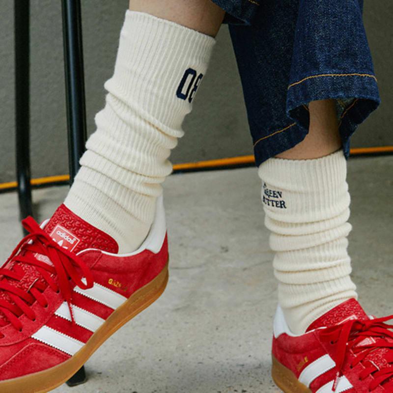 GREENBUTTER Needlework Mid-calf Socks (Navy)