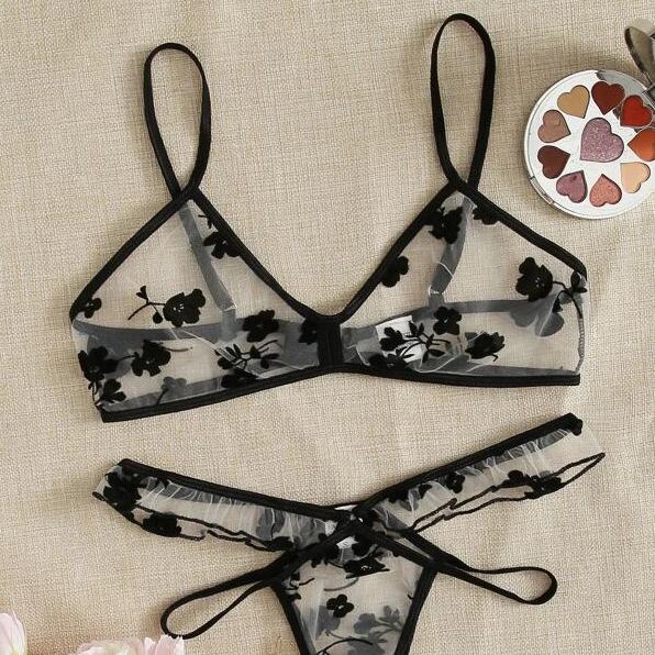 European & American Black Lace Temptation Three-Point Lingerie