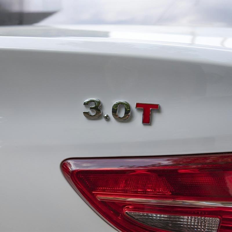 Autostickers 3D metaal decoratieve autostickers Gepersonaliseerde DIY letter- en cijferwijzigingen voor carrosserie achterklep