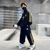 Completo Due Pezzi Sportivo Casual Autunno 2025 per Ragazzi - Alla Moda e Fresco per Bambini di Mezza Età e Grandi
