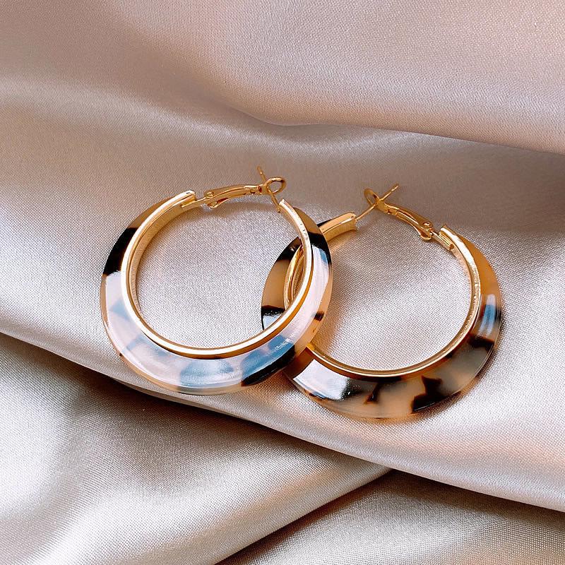 

2024 Ретро Леопардовый Принт Каффы: Преувеличенные модные серьги класса люкс для женщин