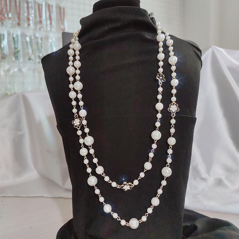 "2024 Light Luxury Pearl Necklace: Elegant Long Sweater Chain for Women, Perfect for Autumn & Winter"