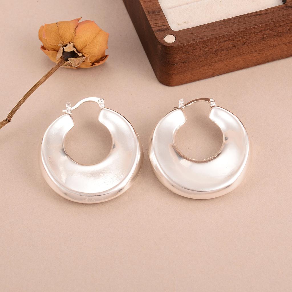Full-glossy Concave-convex Hollow Earrings C-shaped Earrings 2026 New Simple and Fashionable High-end Earrings for Women