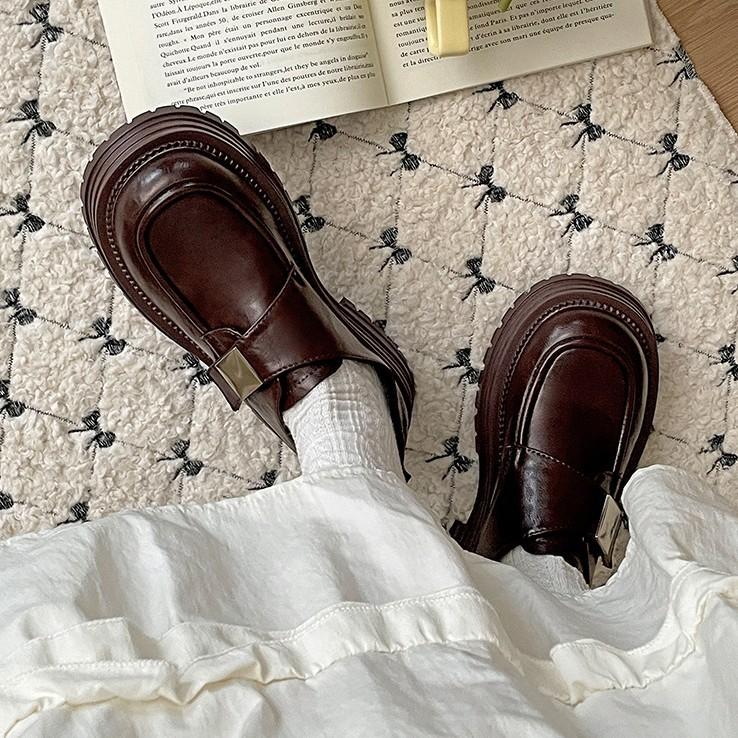 Retro svarta kardborre platå små läderskor dam 2025 nya höst och vinter mångsidiga höjdökande rund tå Mary Jane enkelskor