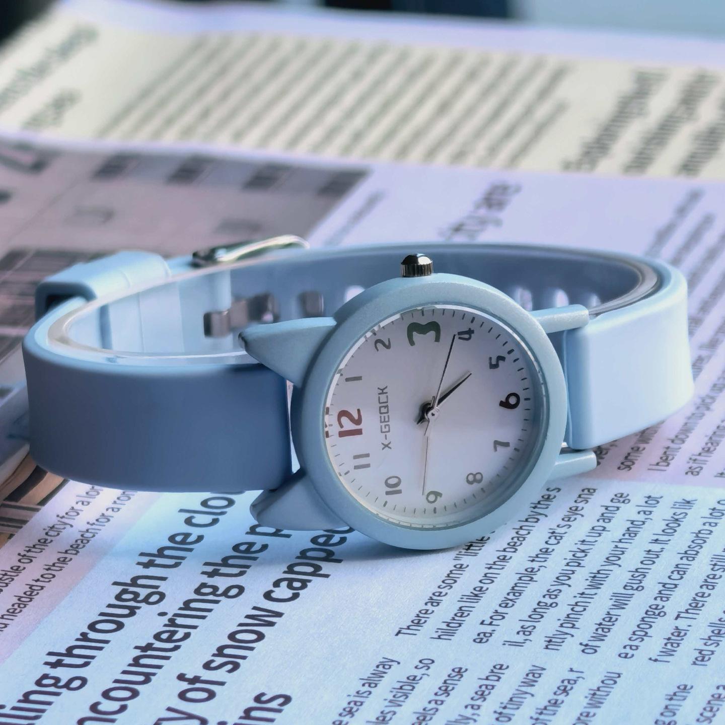 

Cute Girl Jelly Watch Girl Simple White Youth Campus College Style High Value Quartz синий