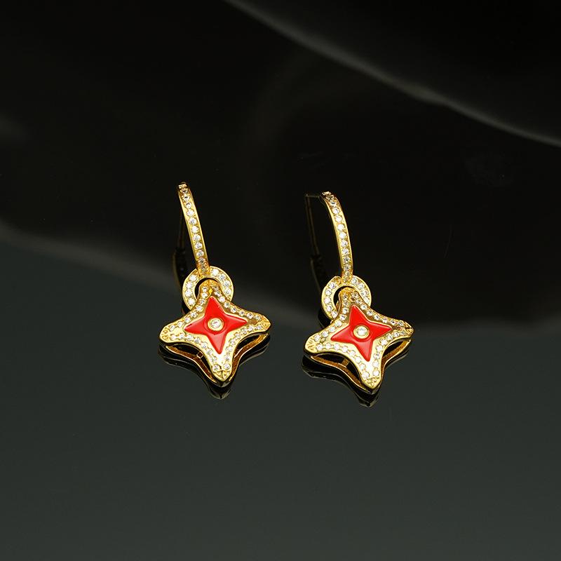 Elegantní geometrické náušnice s čtyřlístkem a zirkony: Vysoce kvalitní retro styl pro ženy