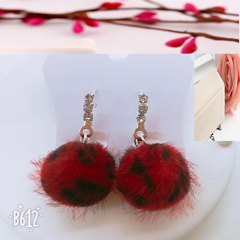 Mink plush fur ball earrings femininity sweet Korean plush long autumn and winter earrings fashionable and versatile