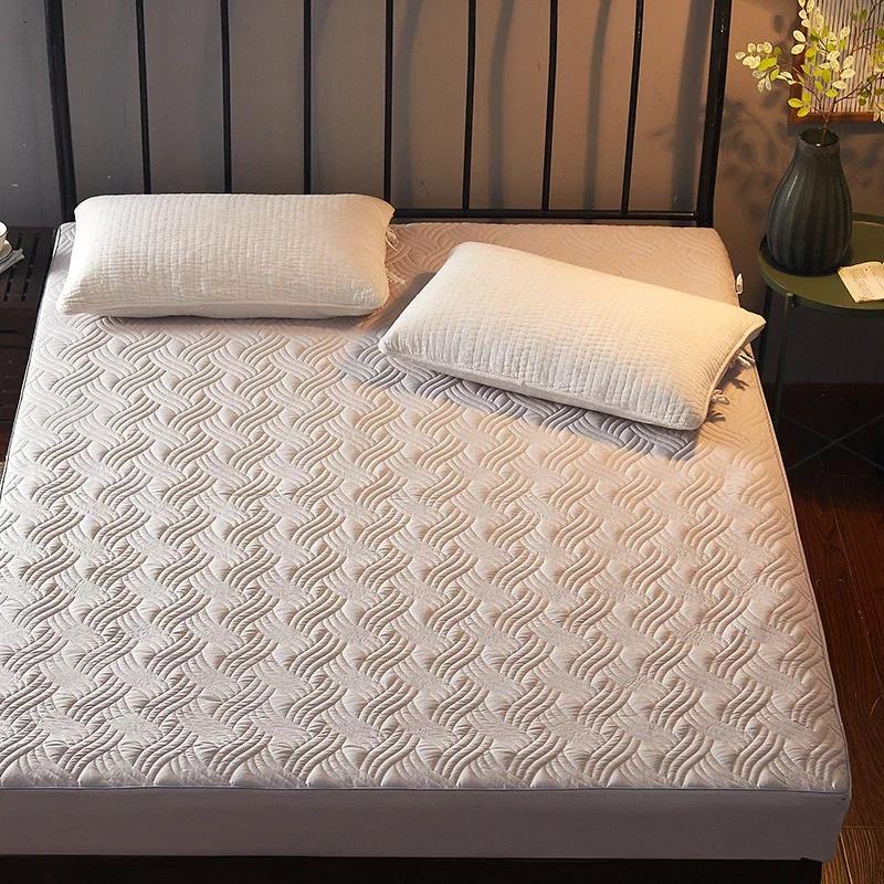 Breathable and Anti-Bacterial Mattress Topper with Air-Permeable Bed Pad for a Comfortable Night's Sleep