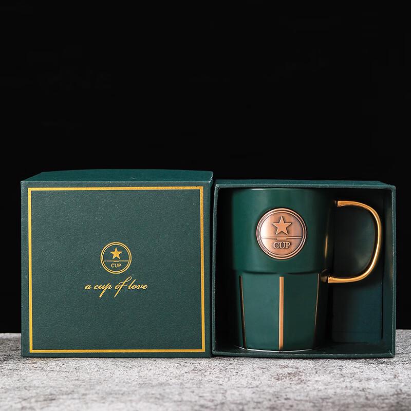 Elegant Ceramic Mug with Gilded Stripes