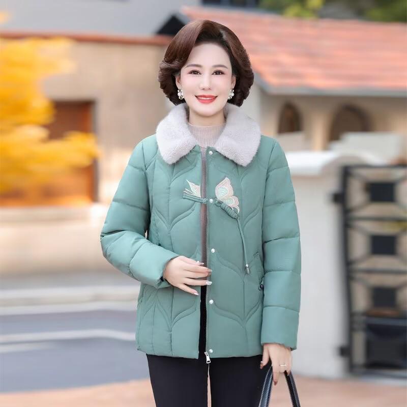 Middle-Aged Women's Winter Coat: Velvet Lined, Thick Cotton Jacket for Elderly, New Style Autumn/Winter Clothing.