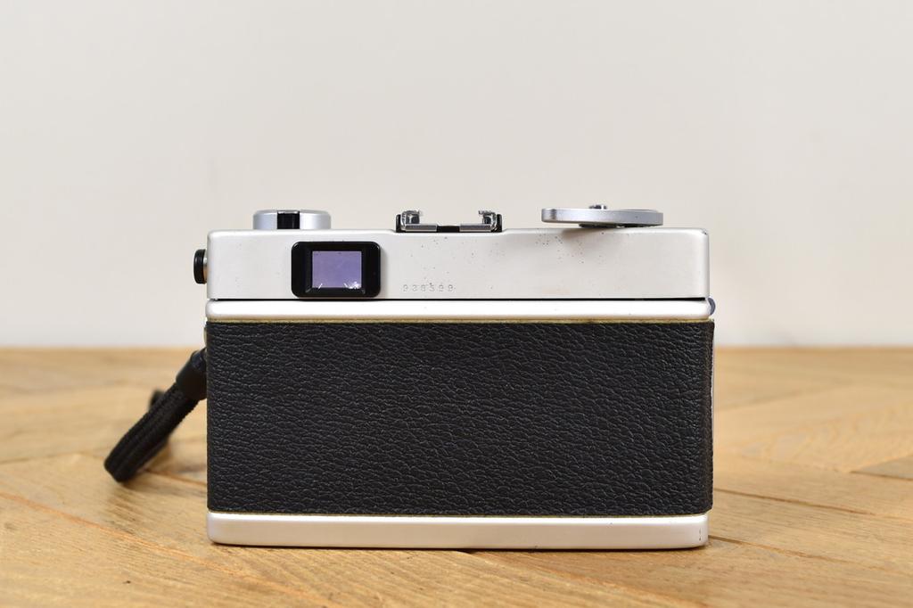 Konica C35 Flash Matic Silver 35mm Film Camera from Japan