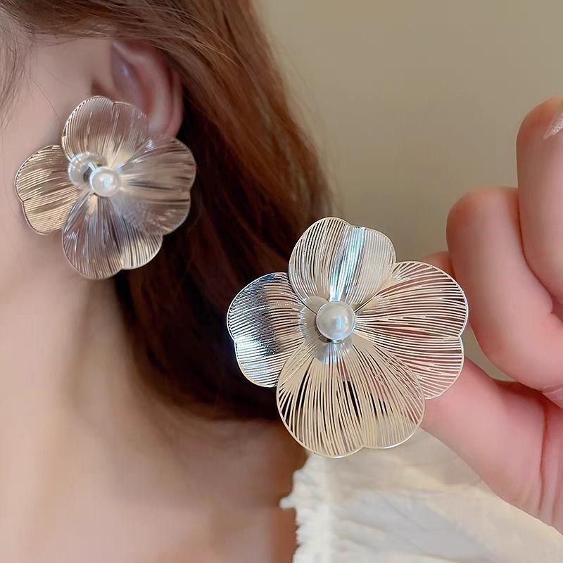 LATS Red White Gold Color Matte Texture Metal Flower Retro Earrings for Women Girl New Design Unique Fashion Zircon Party Gifts